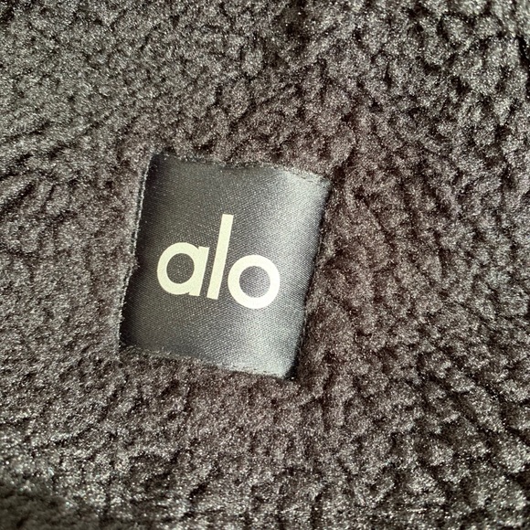 Alo Foxy Sherpa Jacket, New - Picture 11 of 11